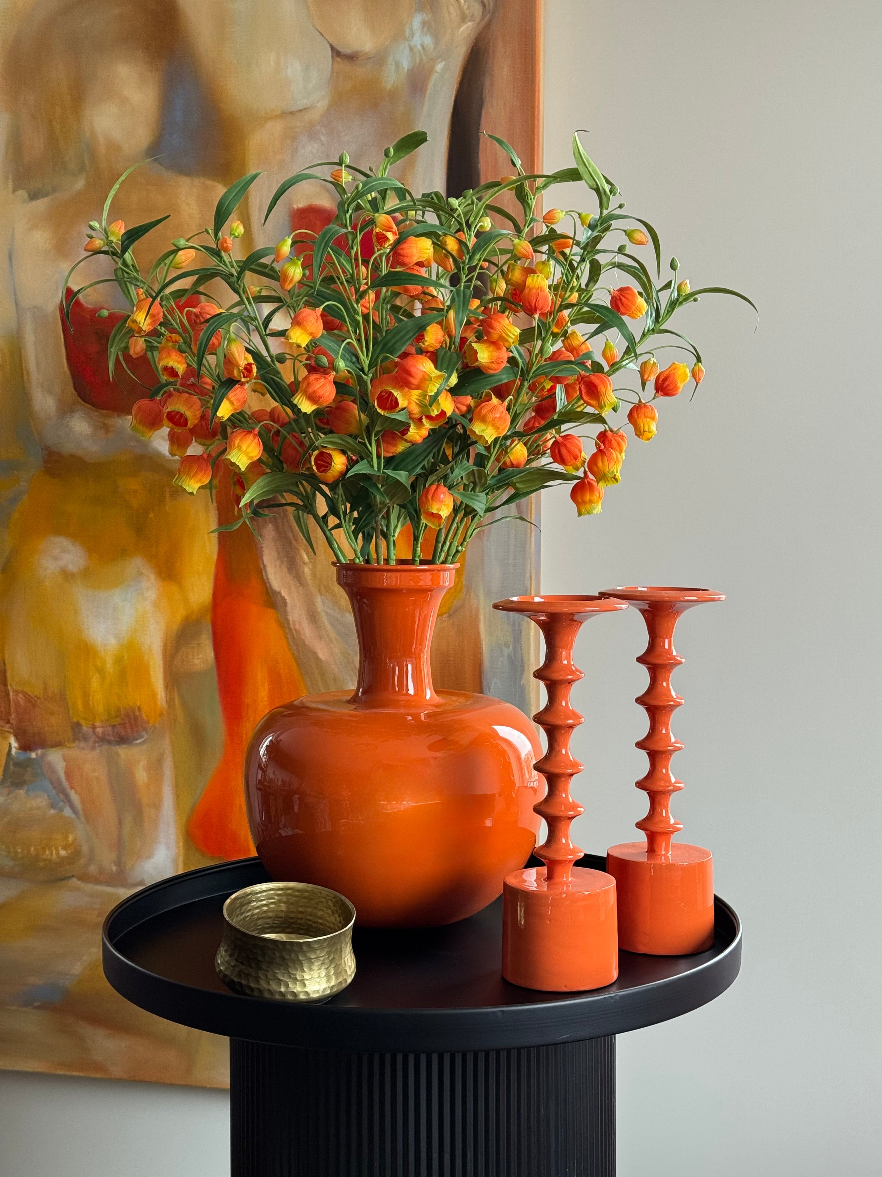 complete tafel accessoire set in oranje met kunstboeket sandersonia