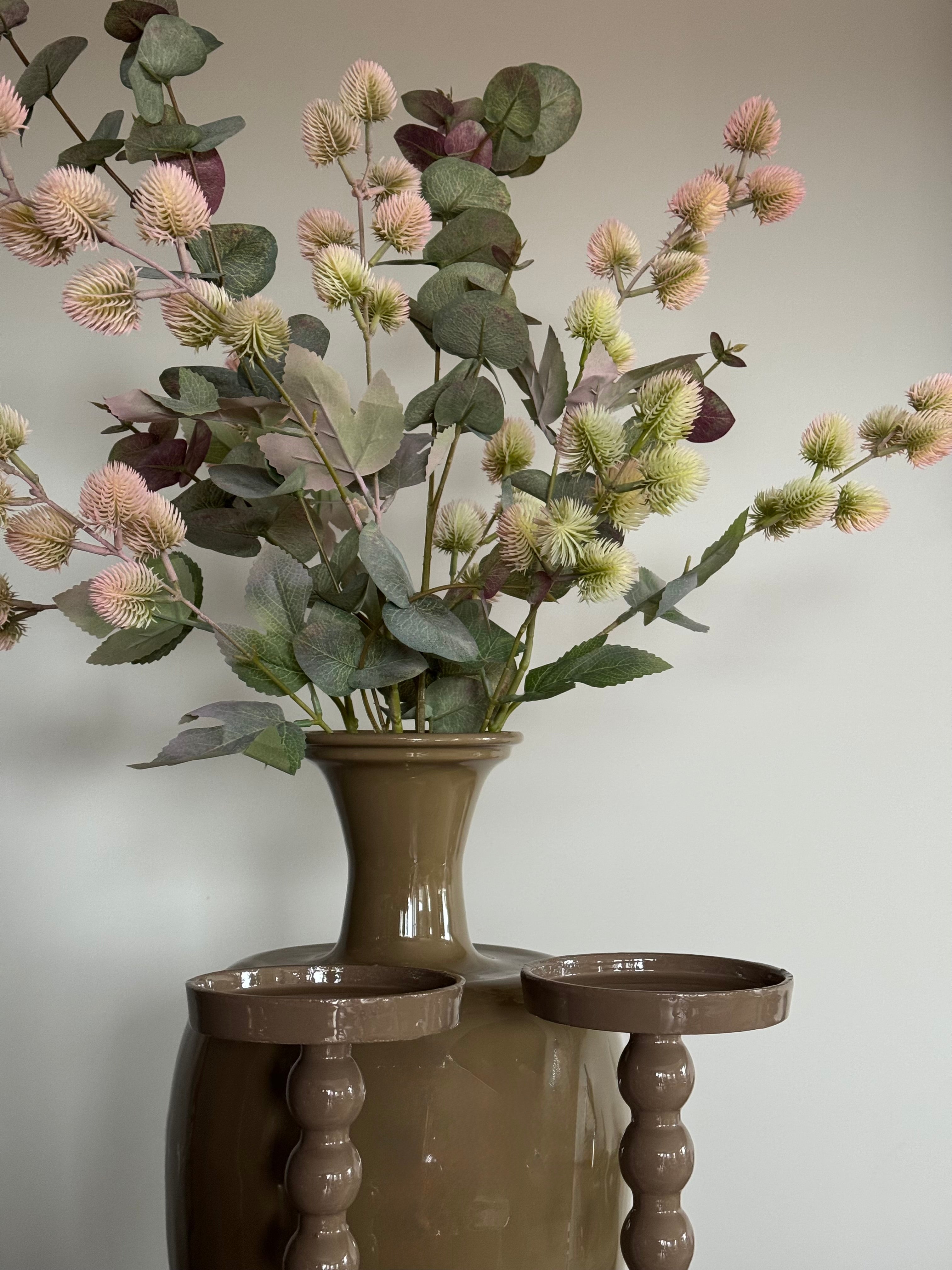 hotel chique interieur tafel decoratie set kaki close up