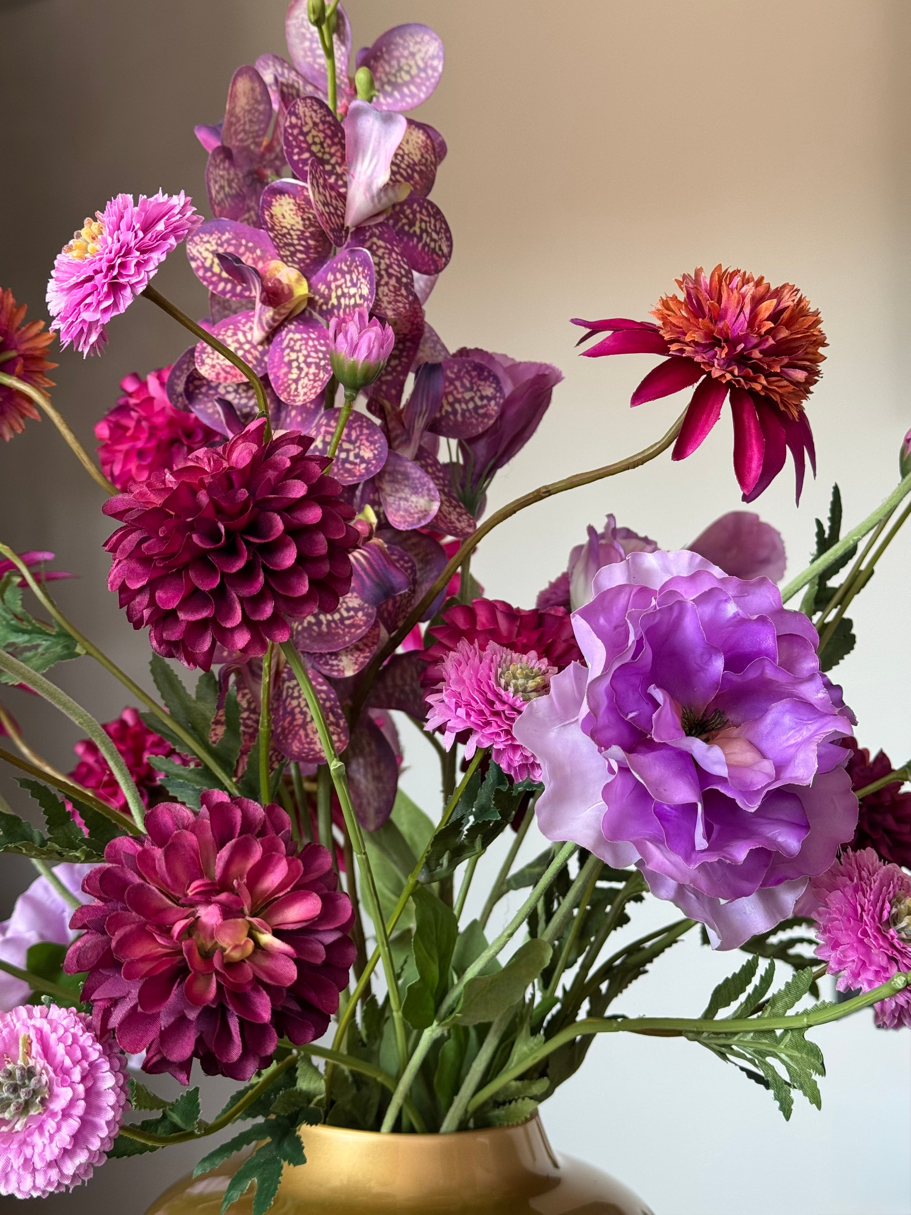 Mooie nepbloemen dichtbij gefotografeerd