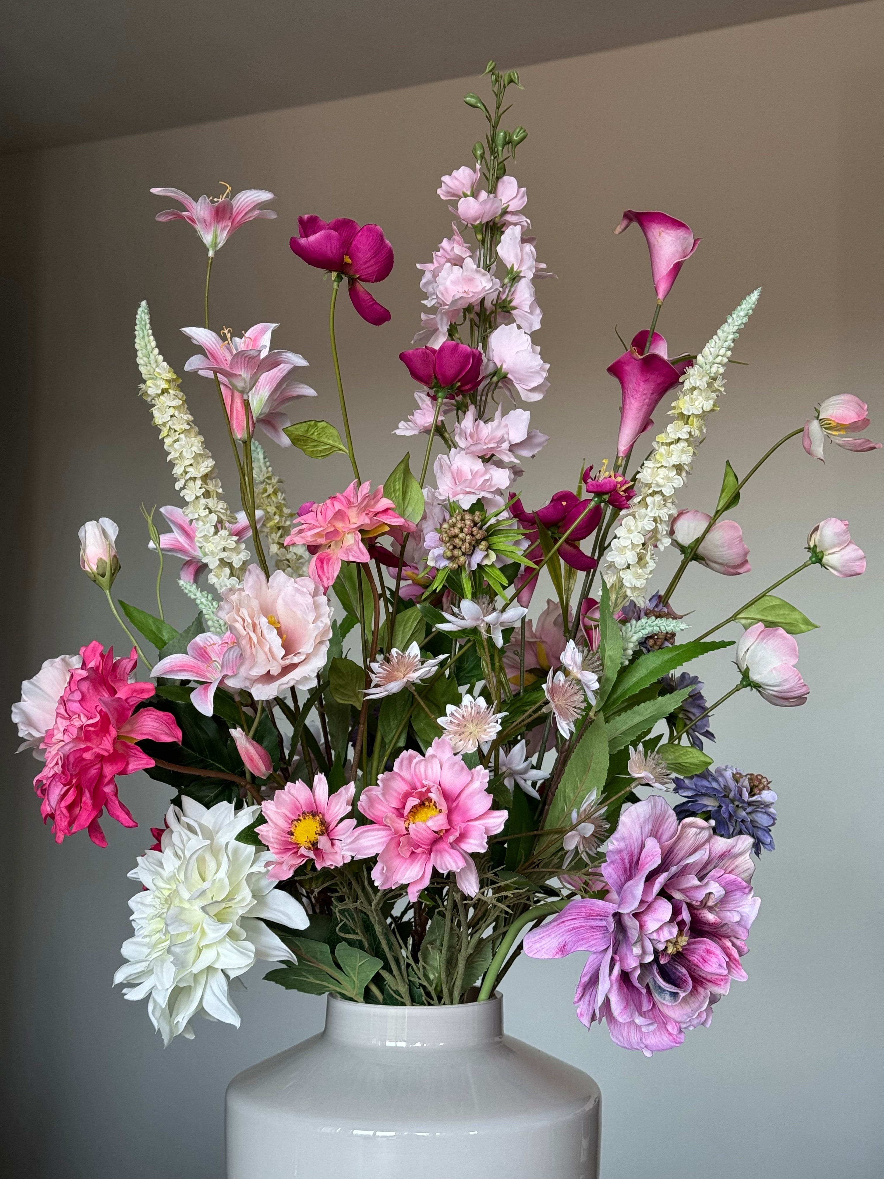 veldboeket van kunstbloemen close up