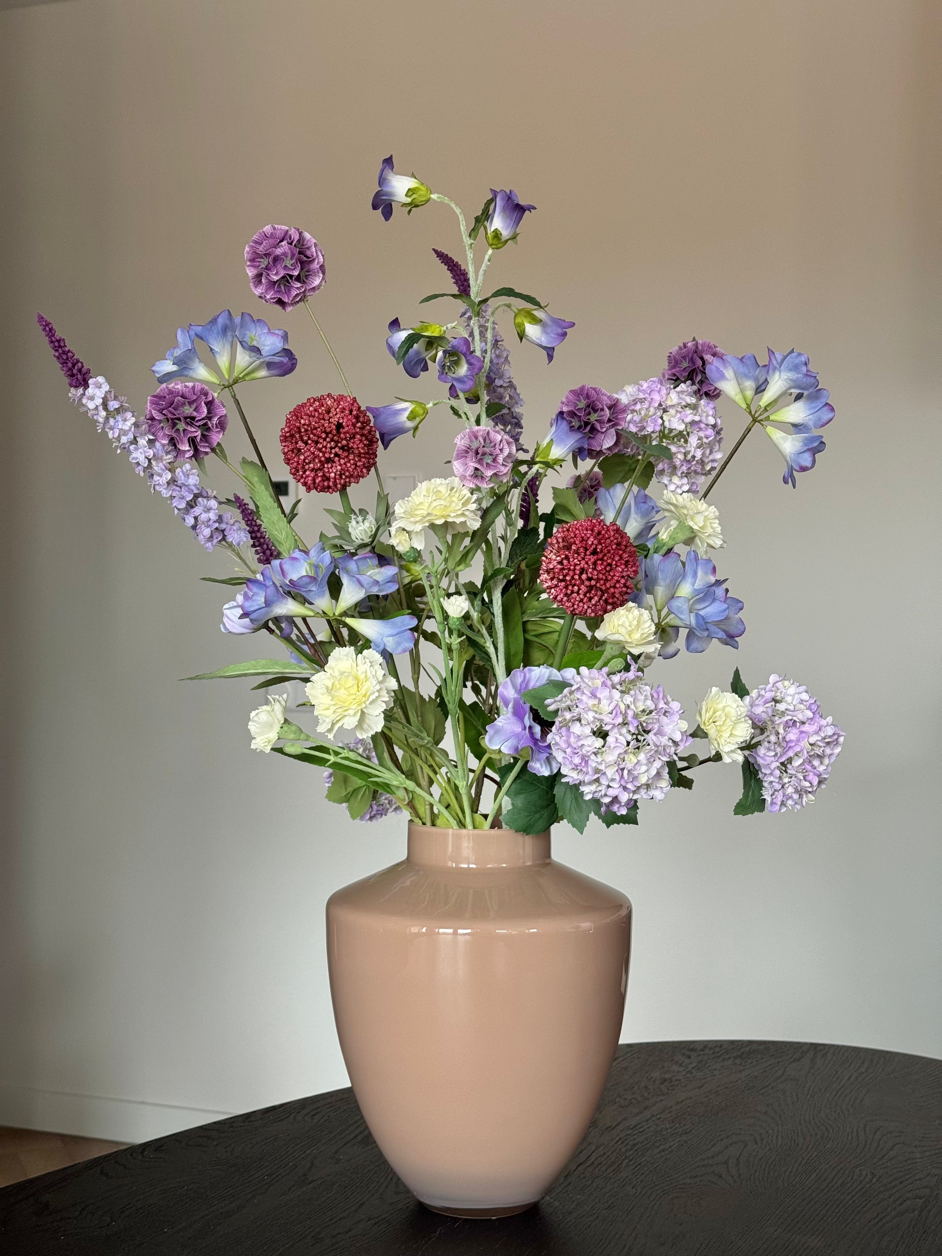 Zijden bloemen veldboeket paars in tugela vaas