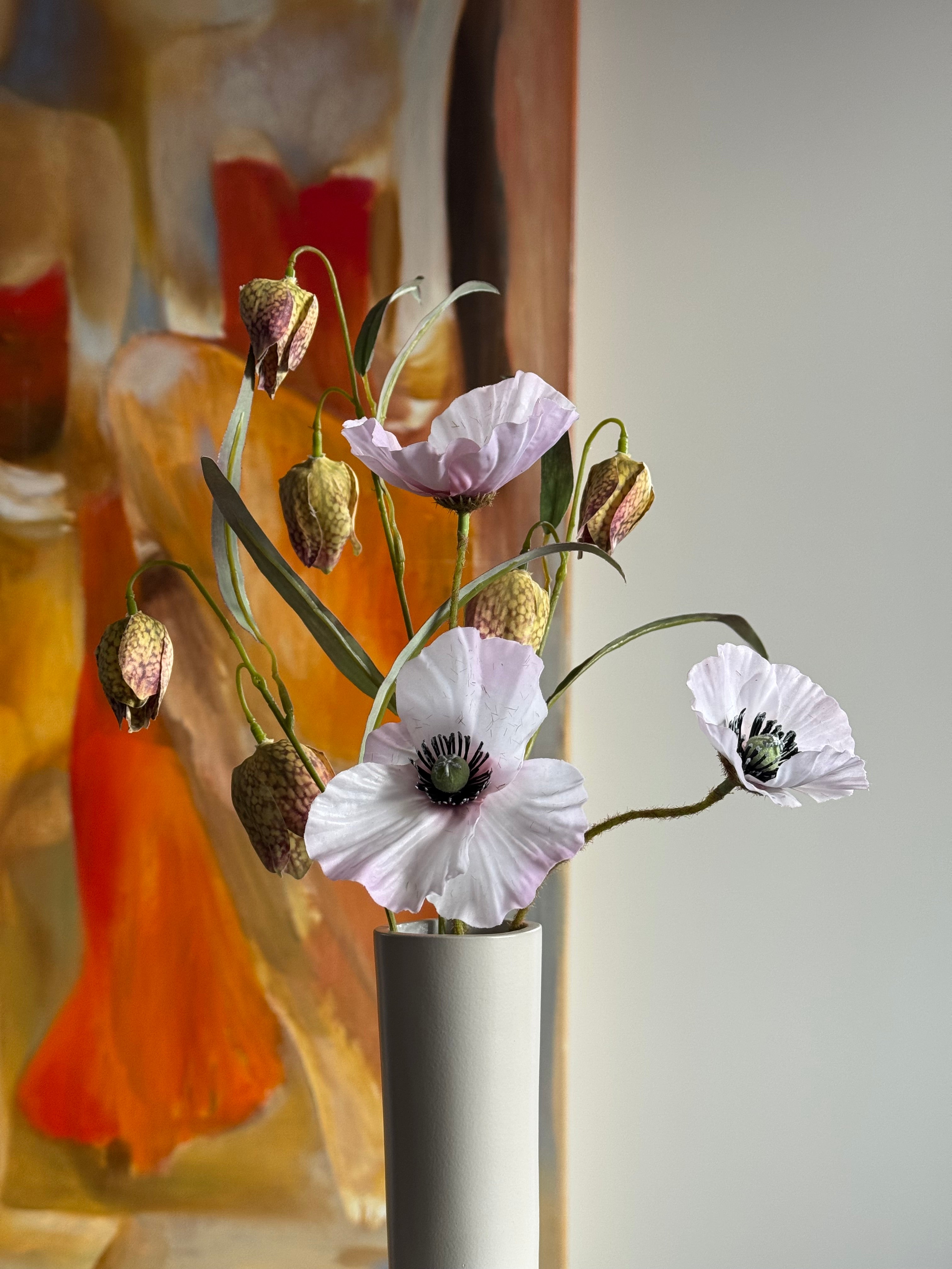 Ivory vaas met zijden boeketje