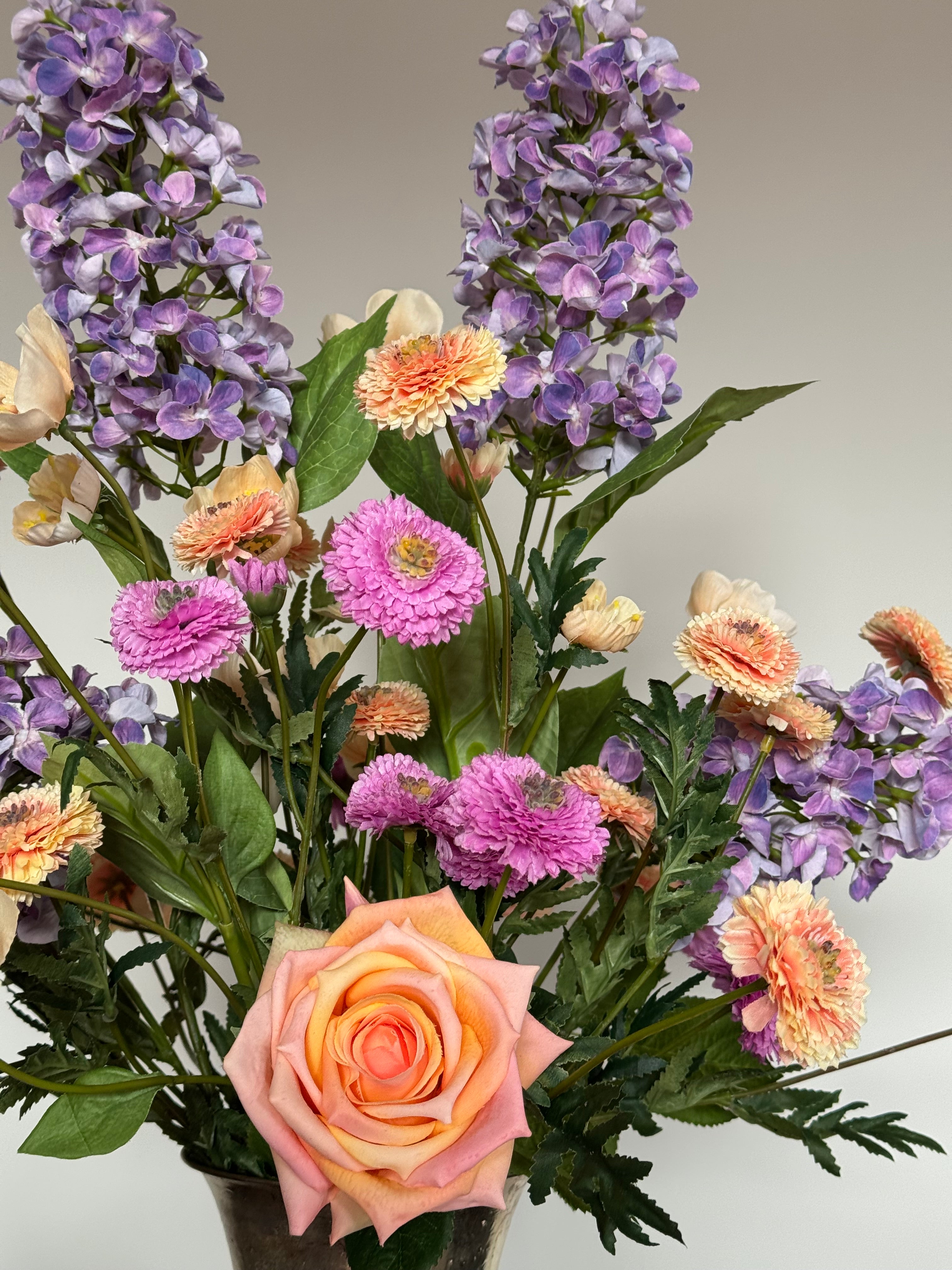 Zijden veldboeket, paars peach, real touch rozen, op=op