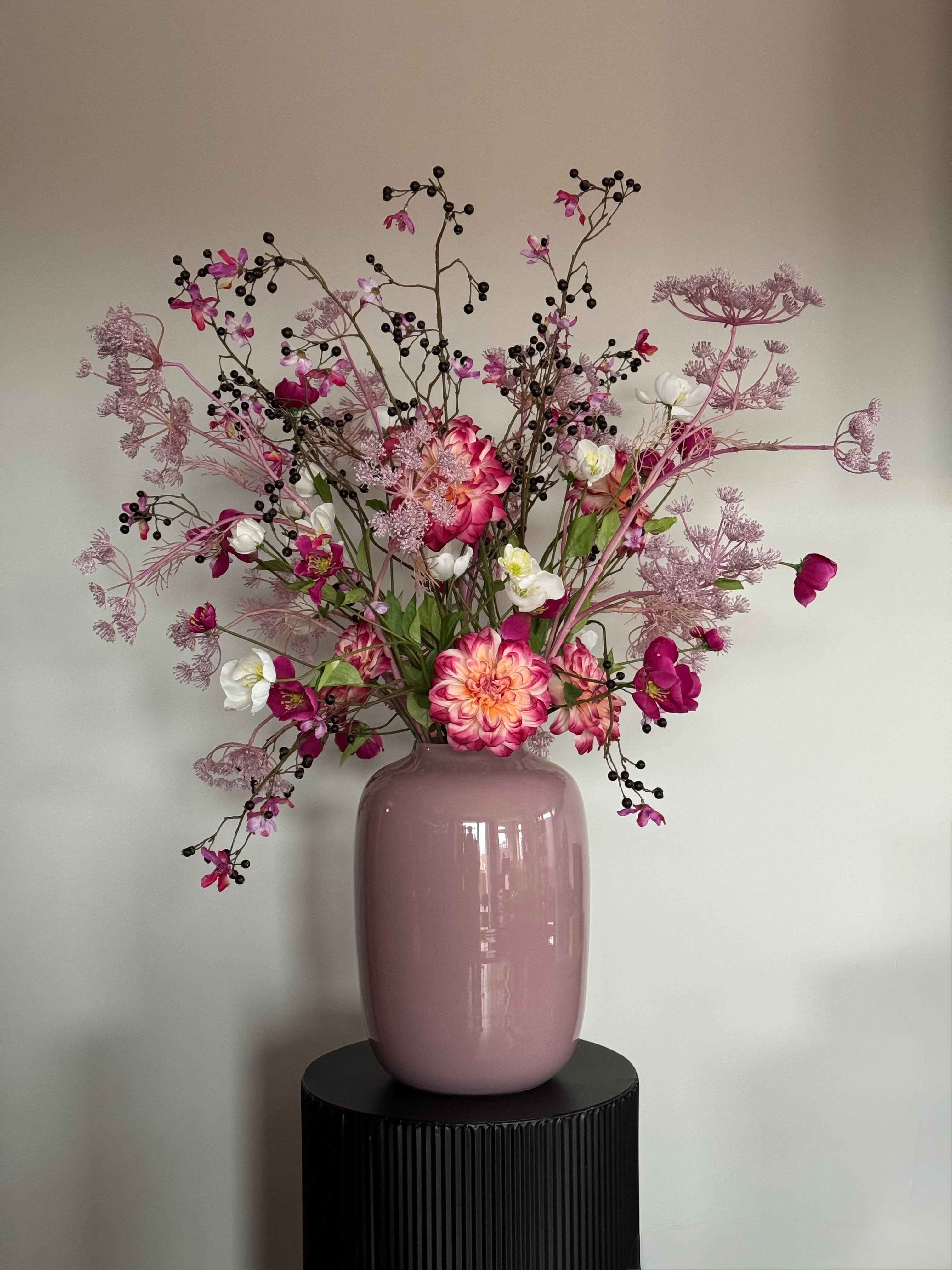 Groot zijden boeket met vaas - statement boeket - roze -