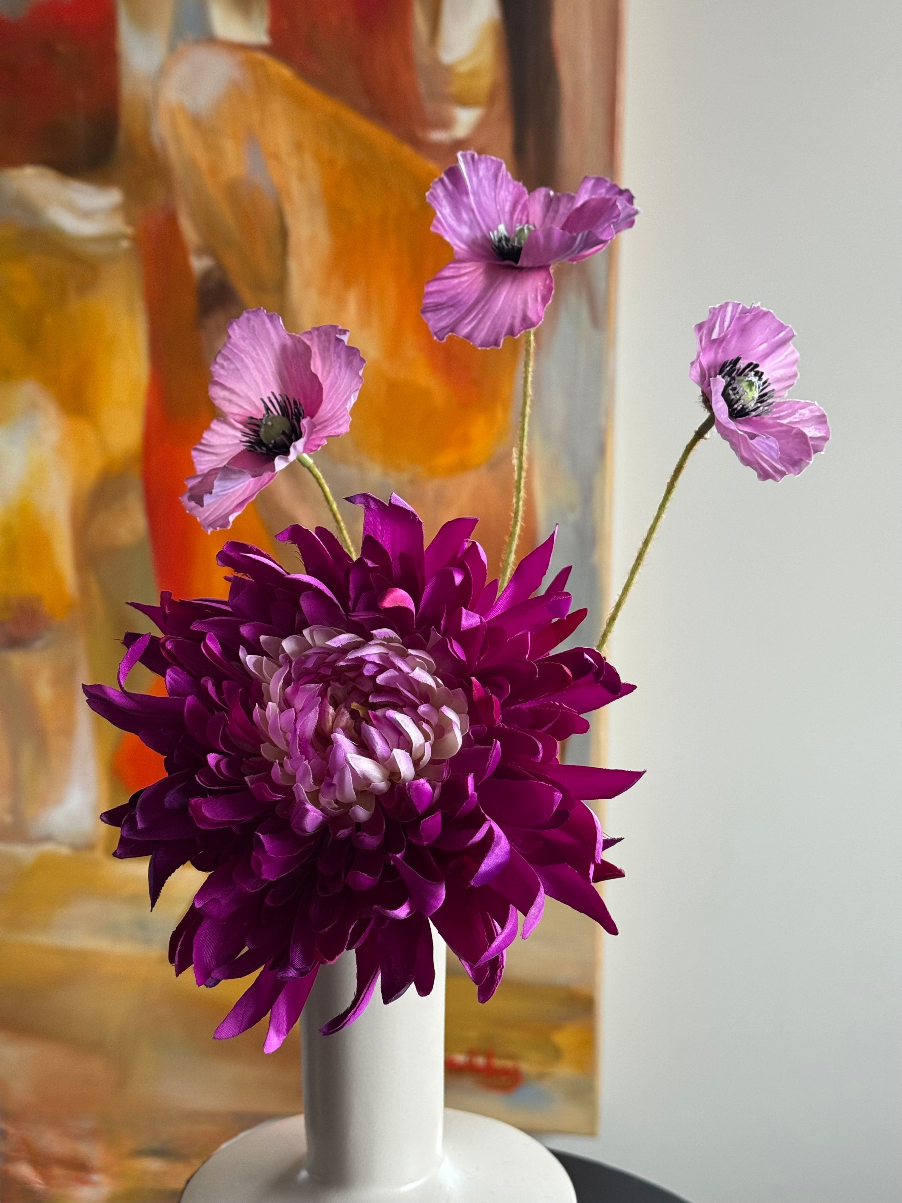 Ivory vaas met zijden boeketje