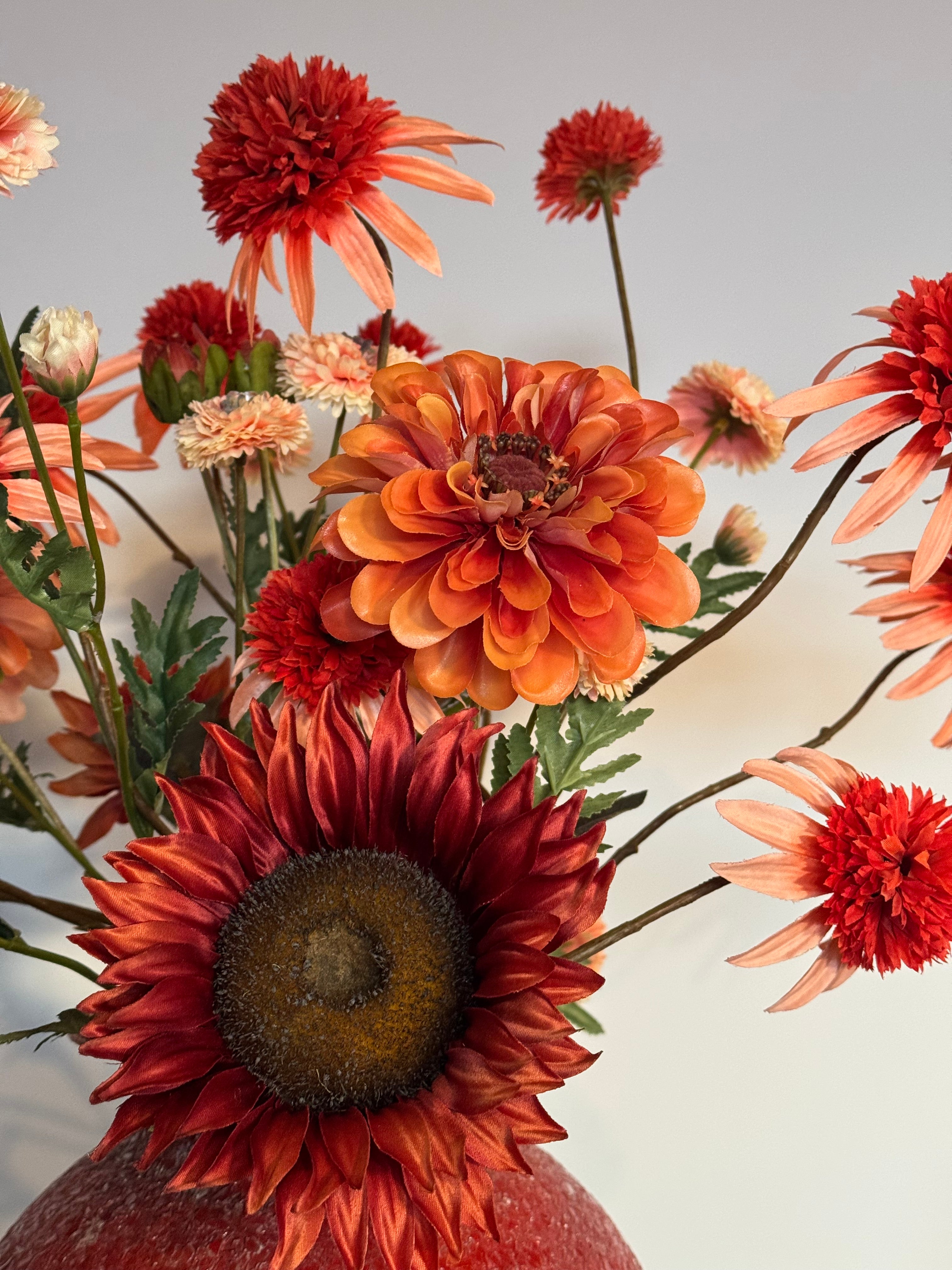 Zijden bloemen boeket, inclusief vaas op=op