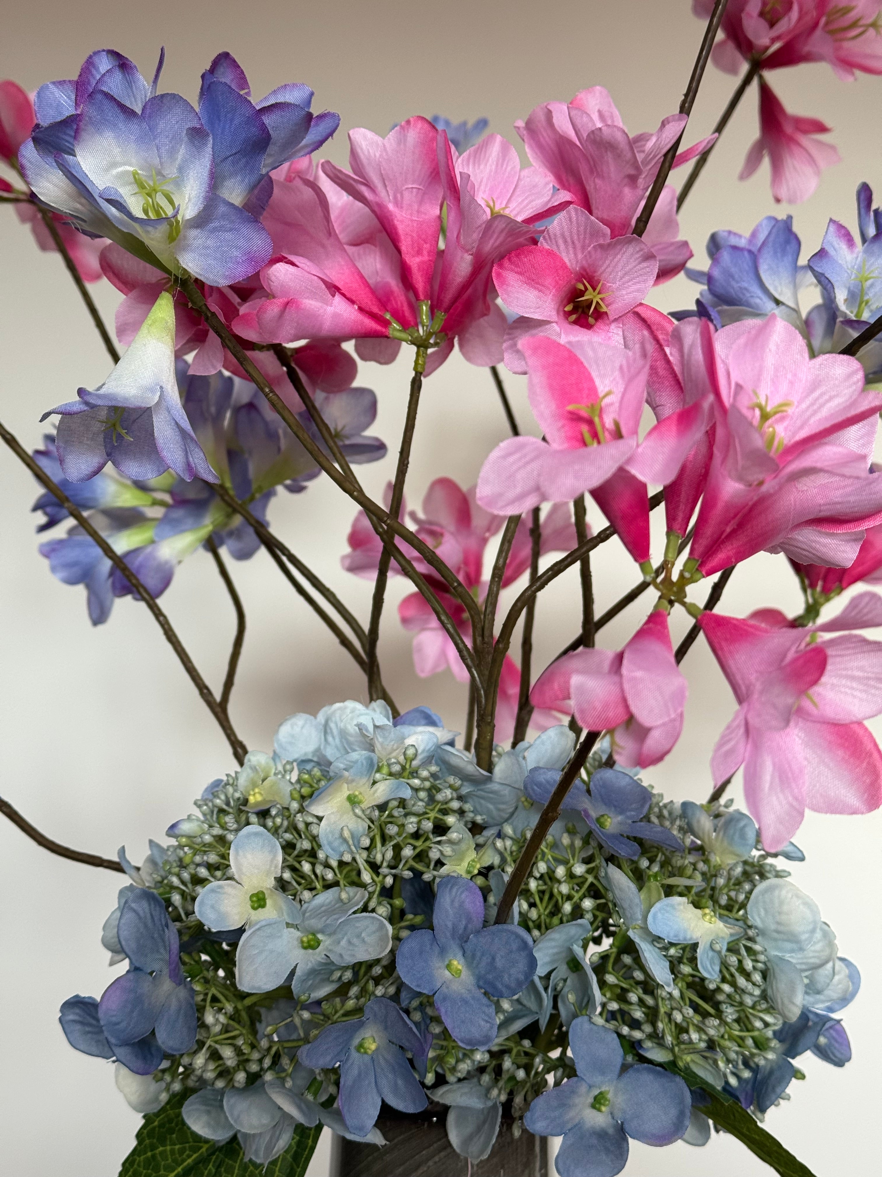 Zijden bloemen boeket, roze blauw paars, op=op