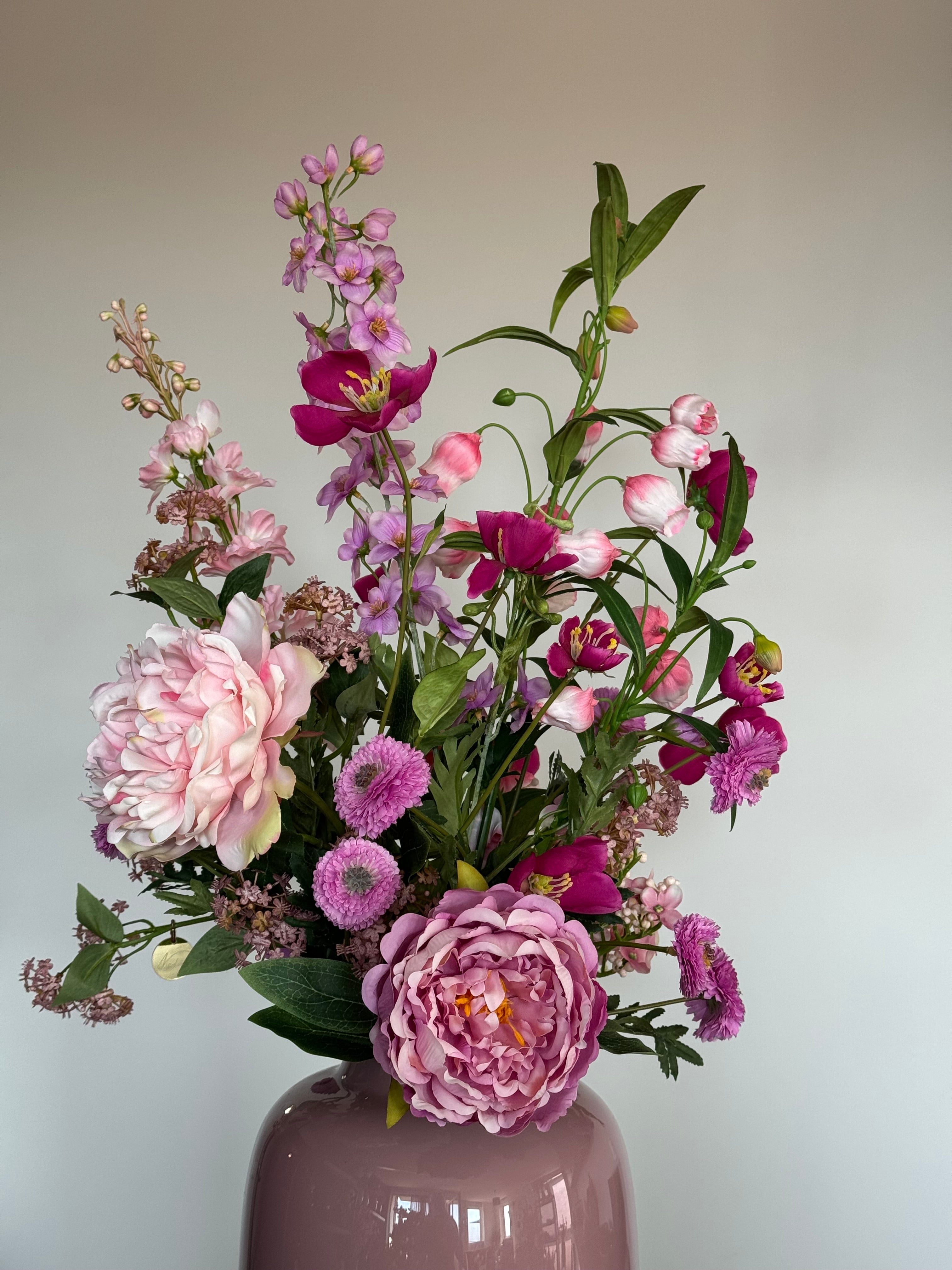 Zijden bloemen boeket, roze tinten, hotel chique