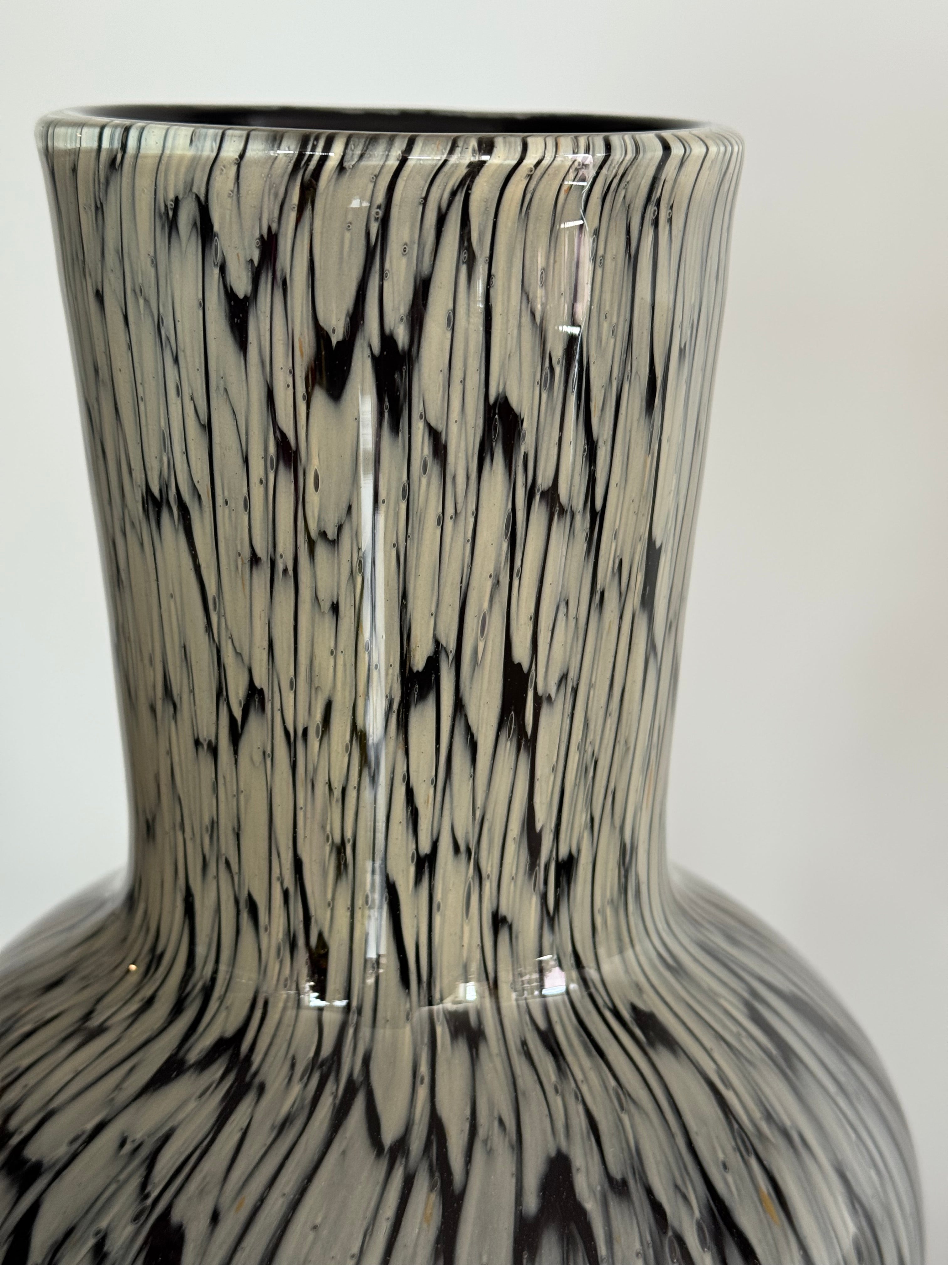 Lindi marble - limited edition - mondgeblazen vaas