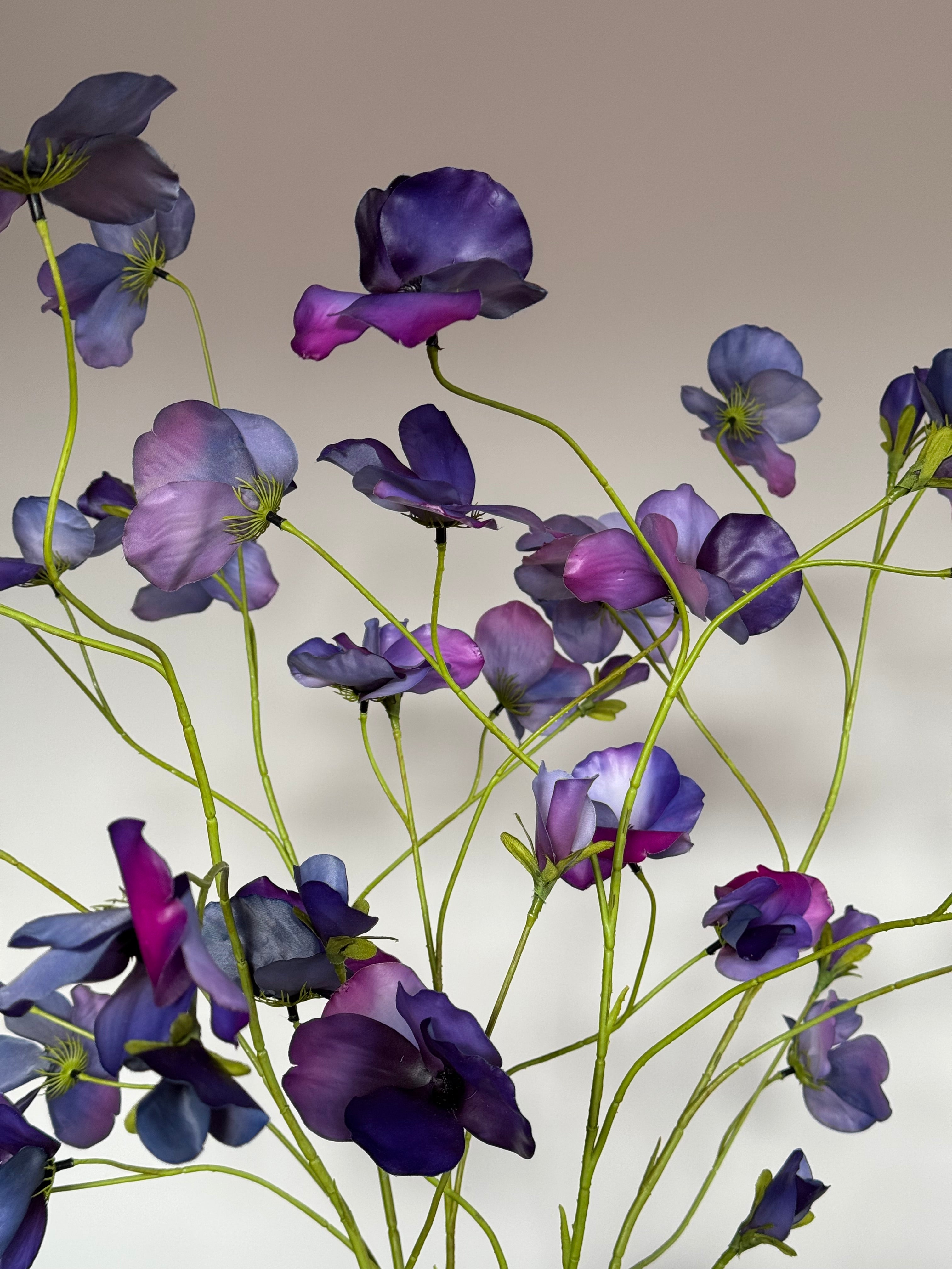 Kunstbloemen viooltjes paars real touch silk ka kunstboeket close up