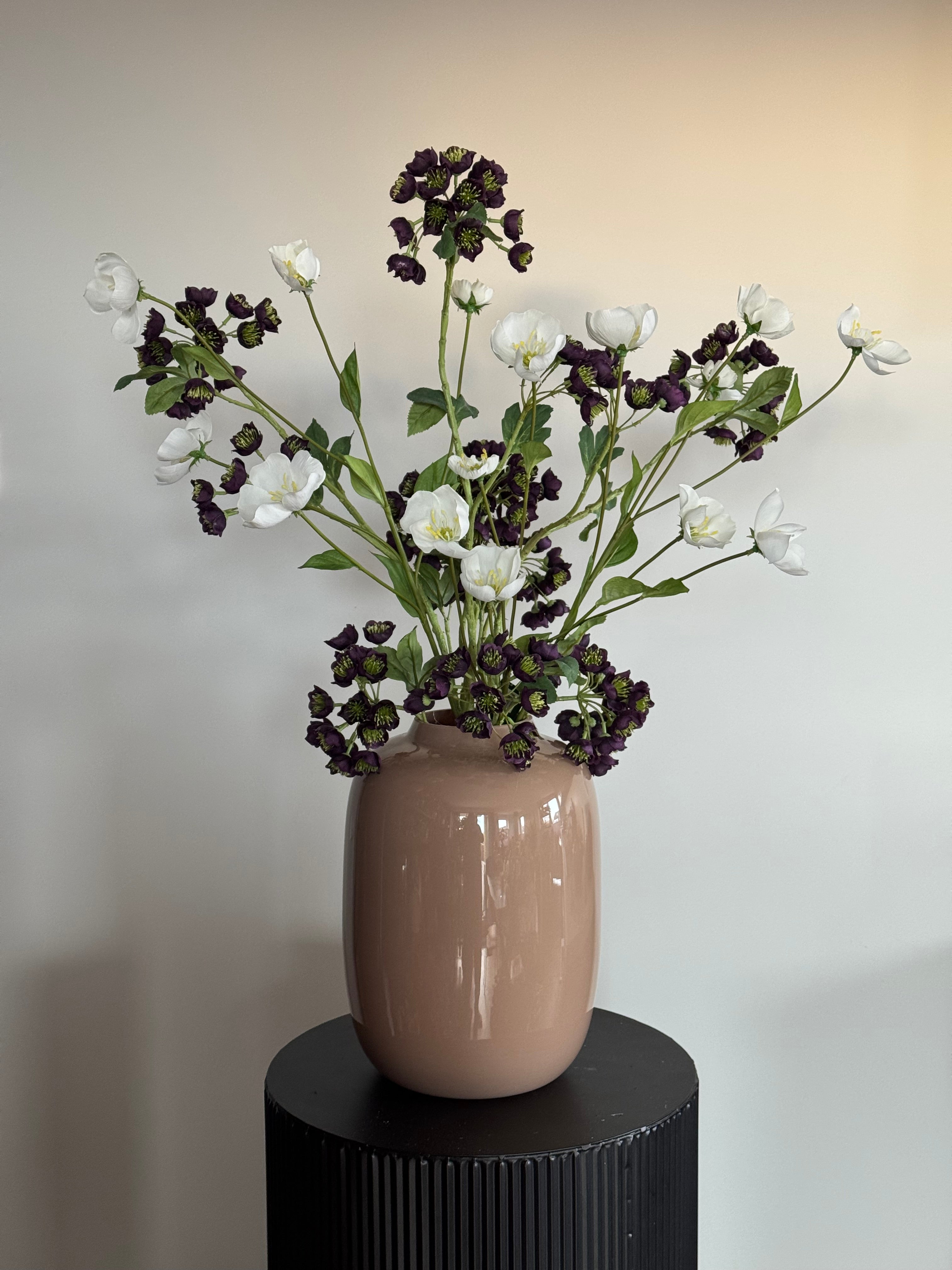 boeket zijden bloemen donker paars en wit silk ka