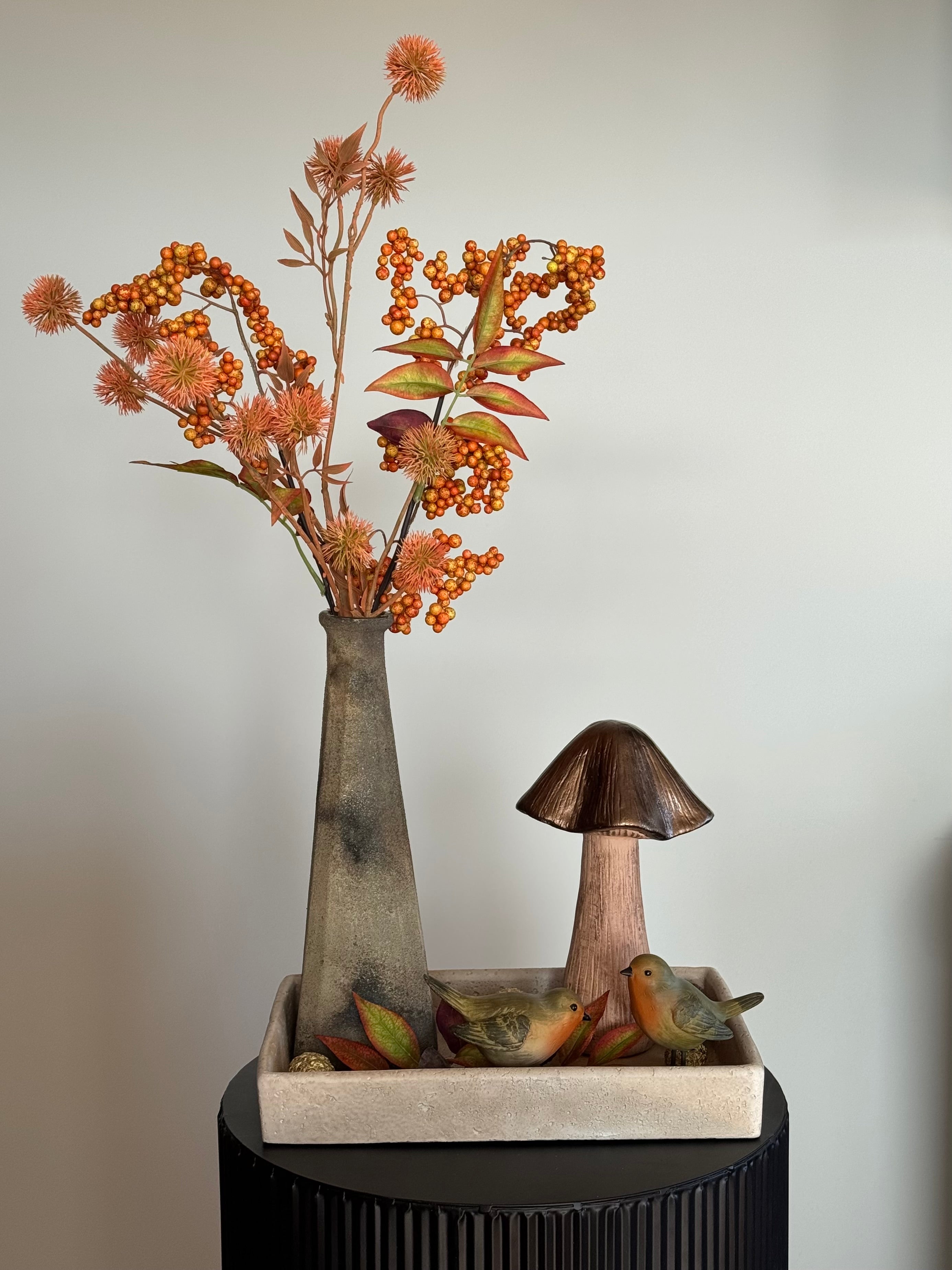 herfst tafeldecoratie met vogels en paddestoel
