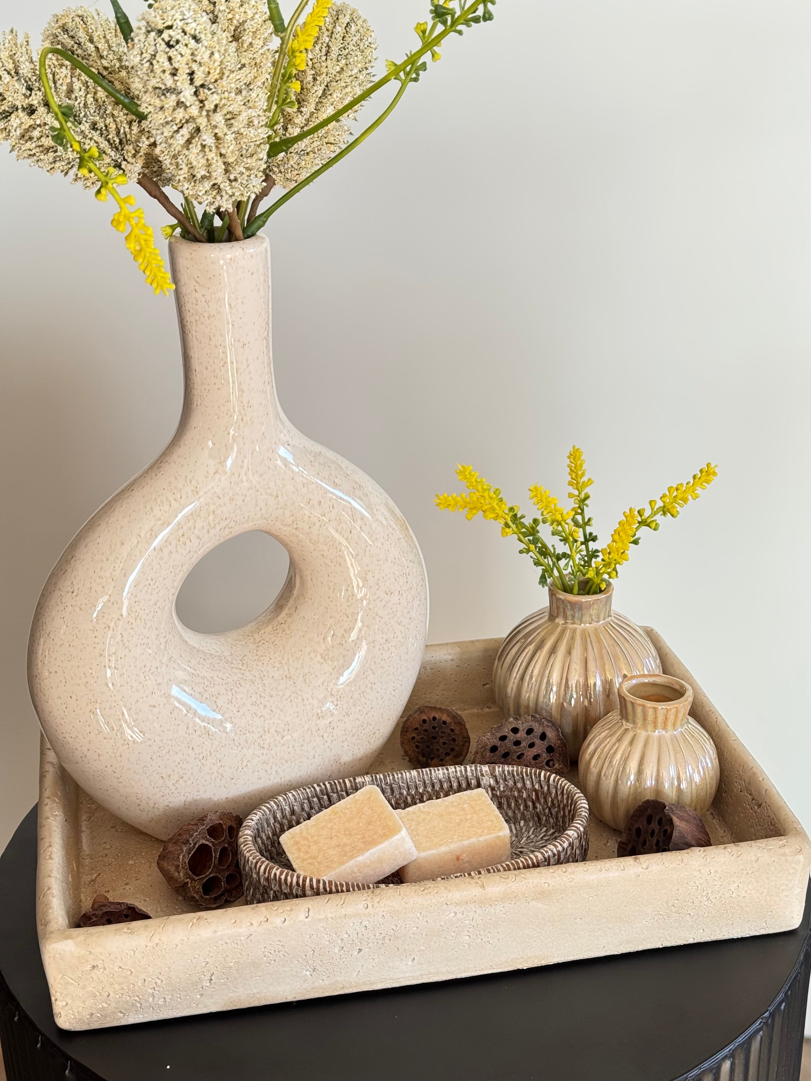 hotel chique beige tafeldecoratie setje close up