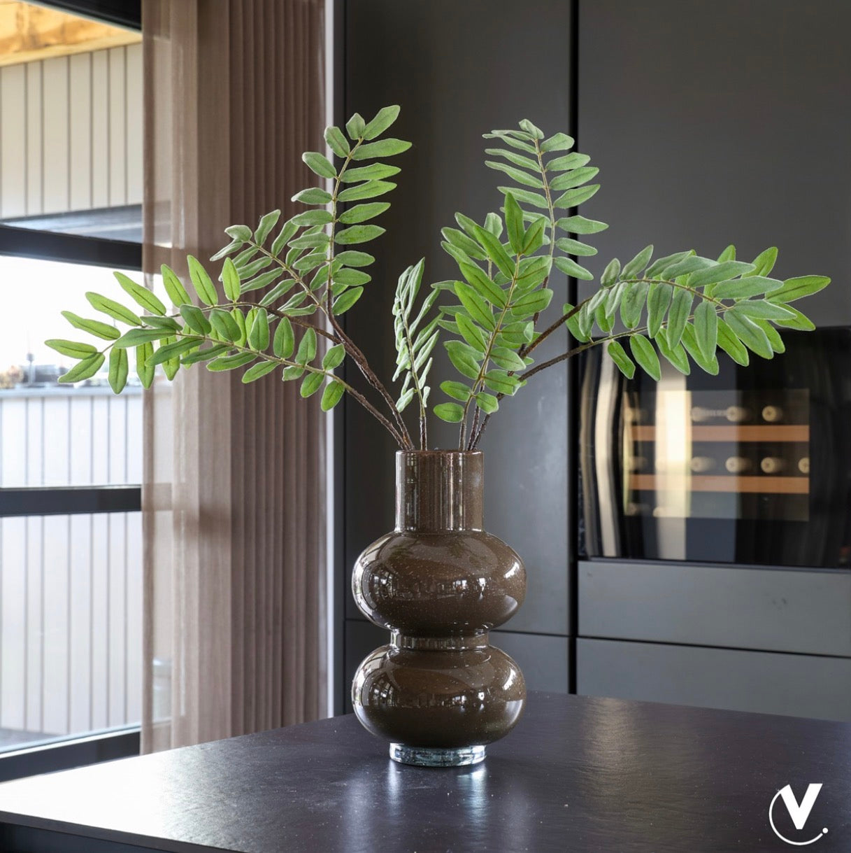 hotel chique zijden bloemen vaas Lindi van vase the world donker bruin 2