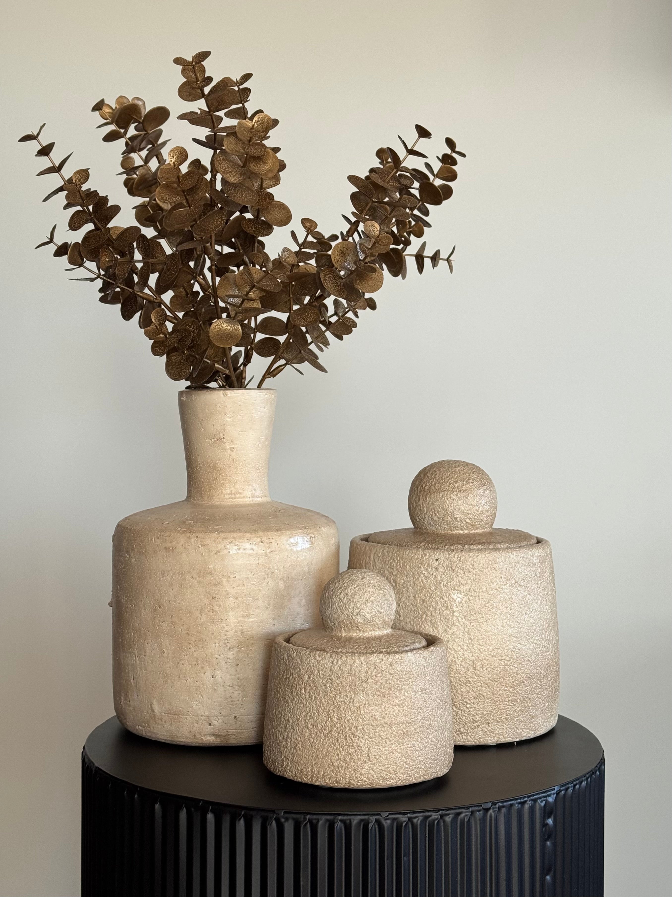 japandi stijl set met bronzen kunsttakken