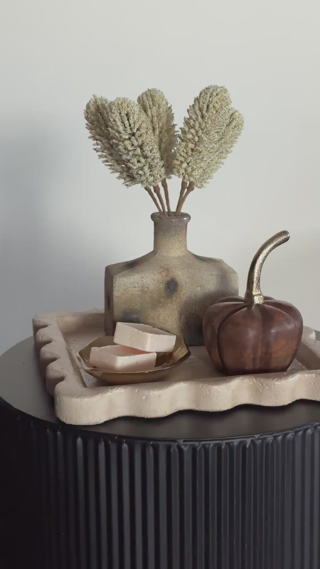 Beige met bruine decoratie set op vierkant dienblad