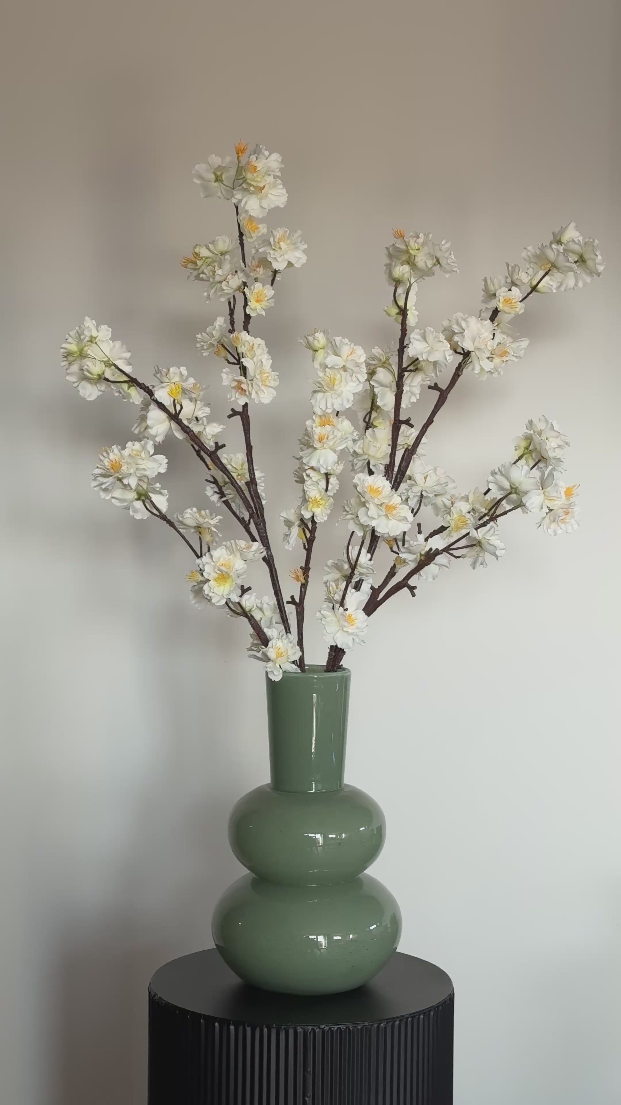 Zijden bloesem boeket, witte grote bloesem takken, op=op