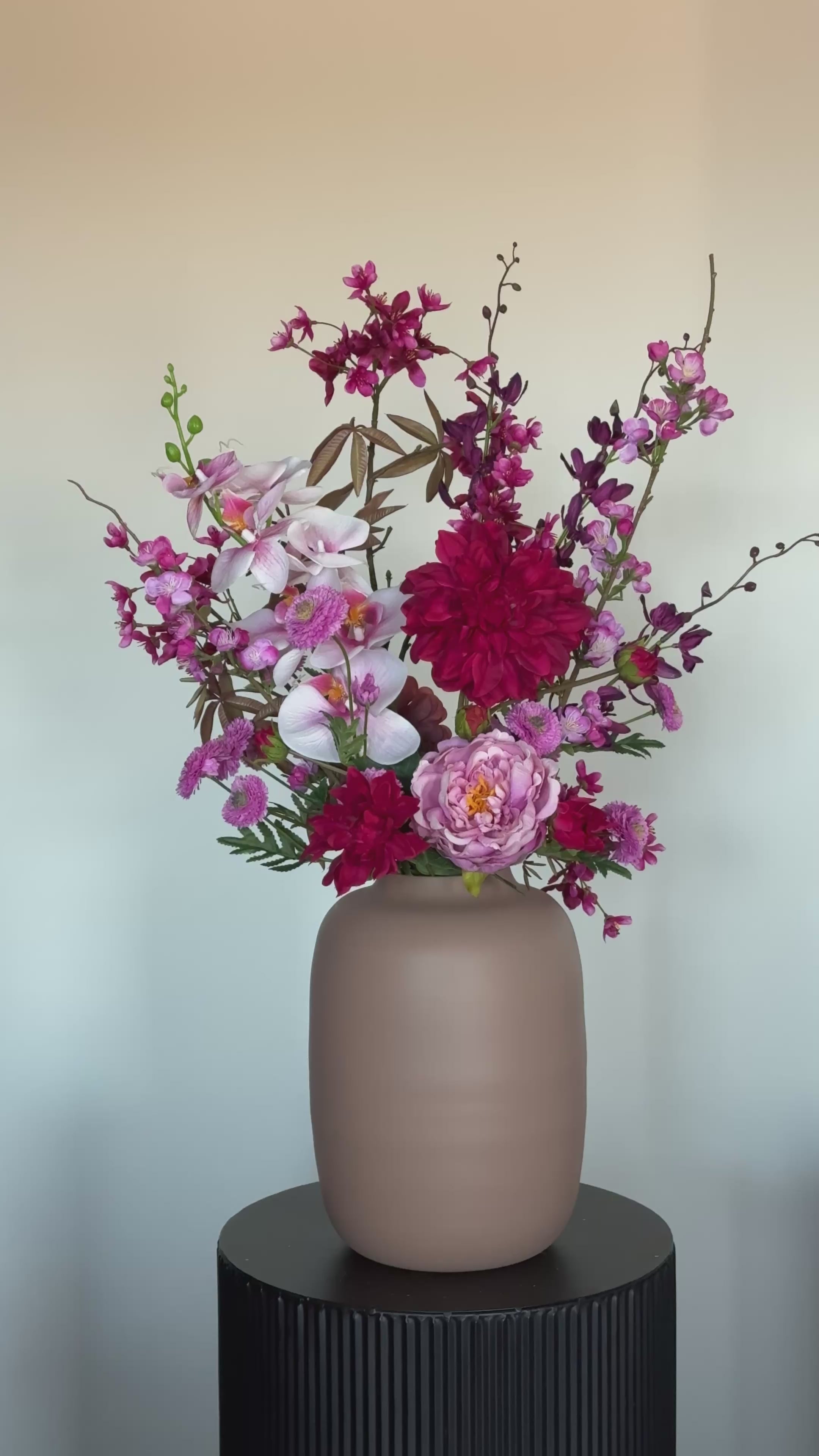 Zijden veldboeket, roze kleuren, dahlia, orchidee