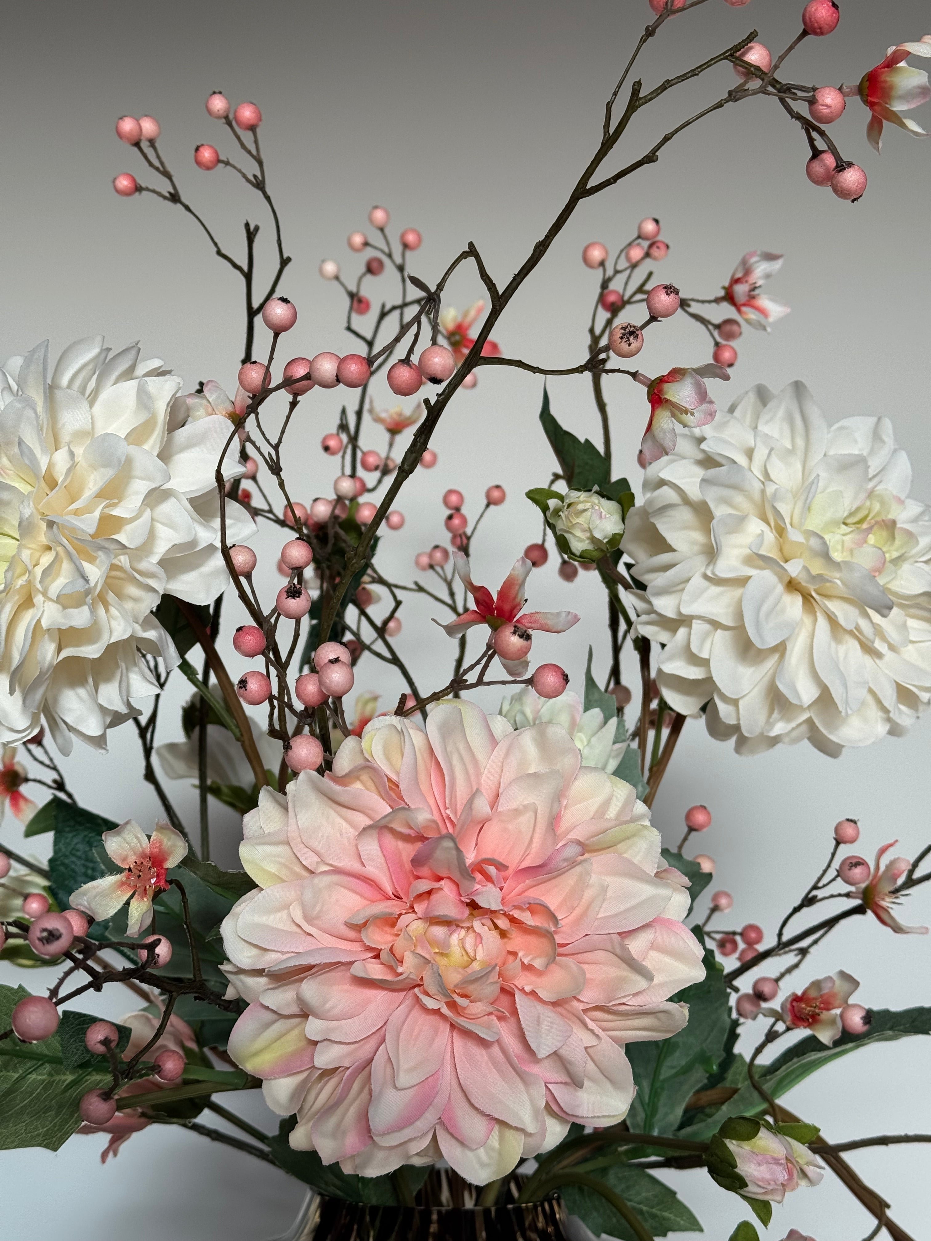 romantisch zijden boeket aanbieding close up