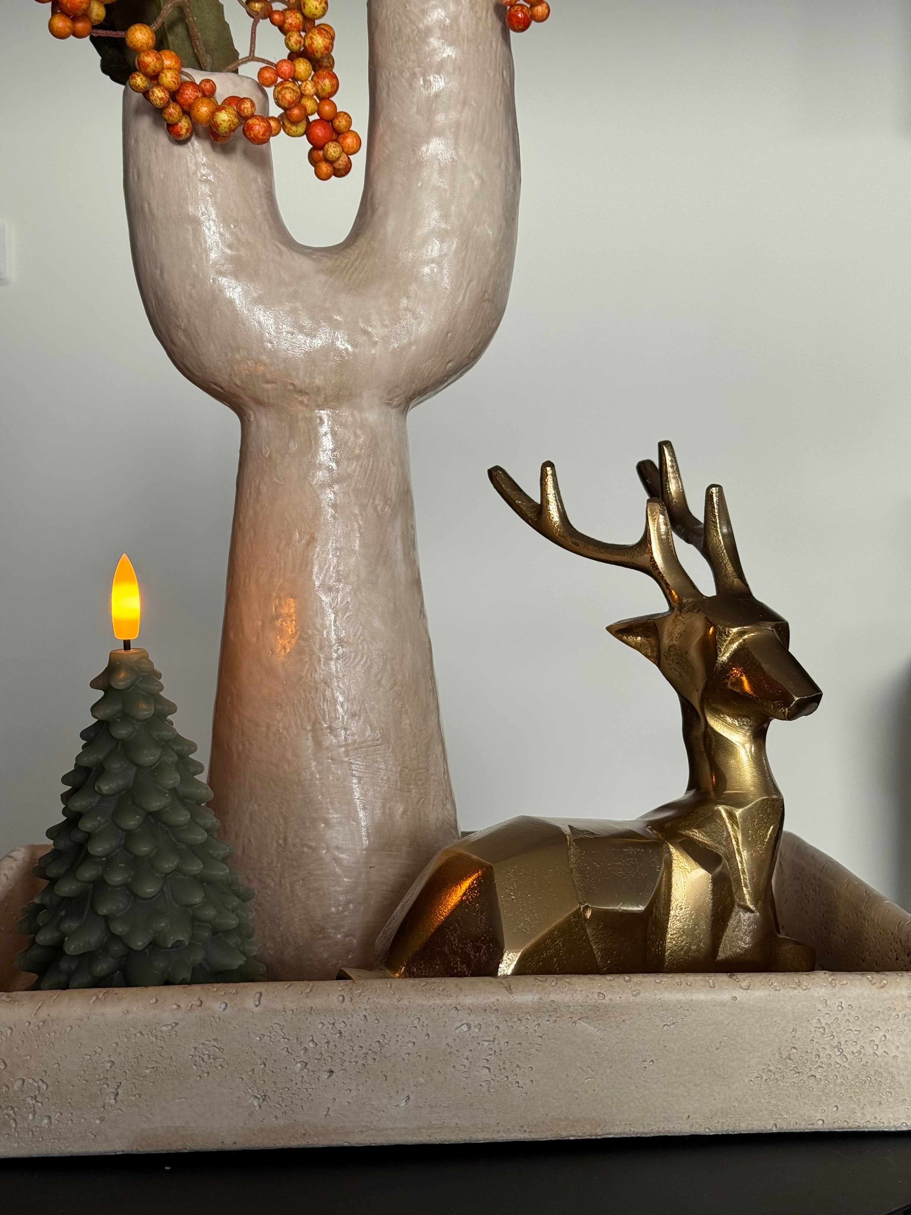 tafel decoratie herfst gouden hert en oranje kunsttakken