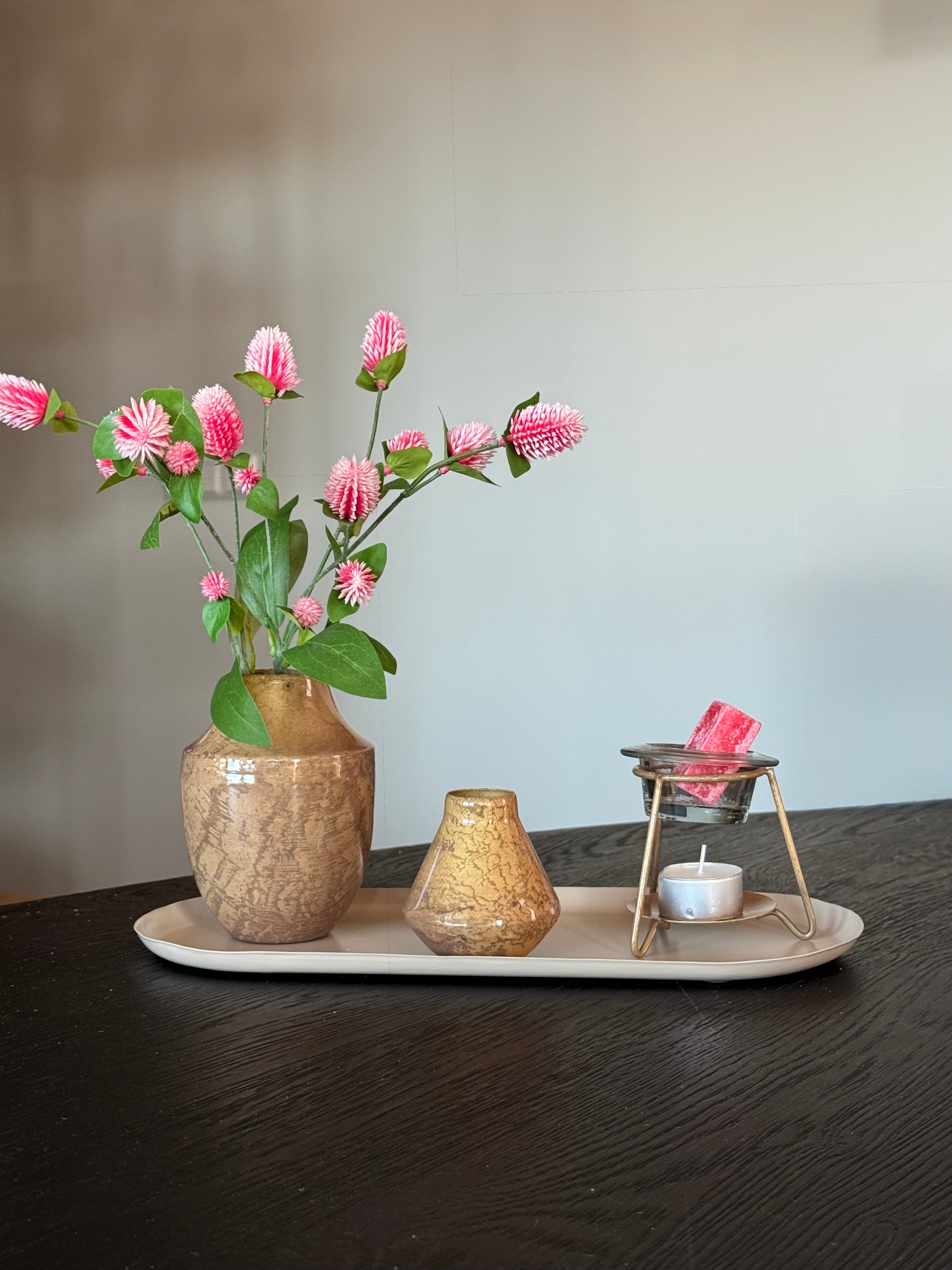 wc decoratieset met kunsttak en amberblokje in geurbrander