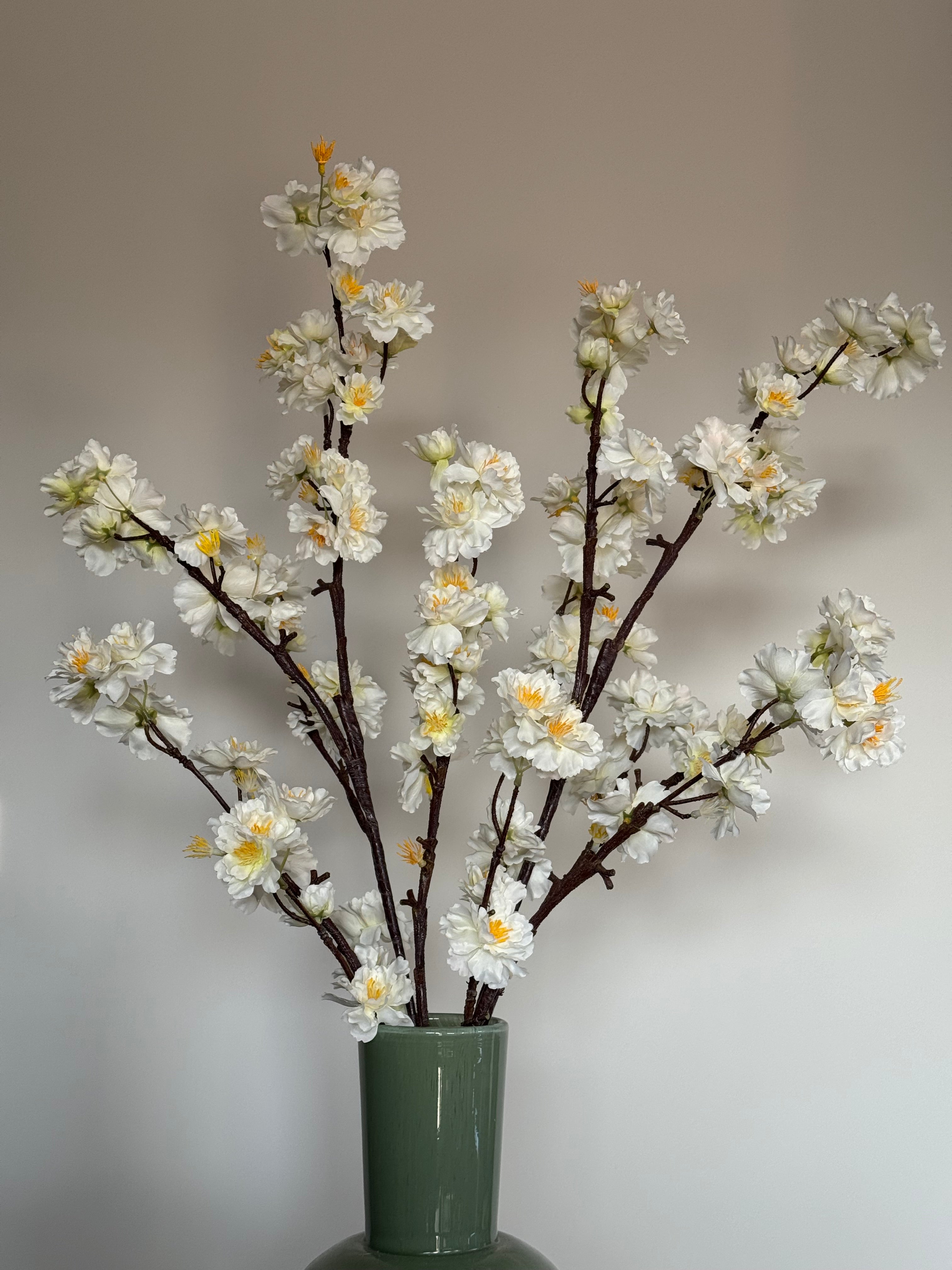 witte zijden bloesemtakken kunst bloesems
