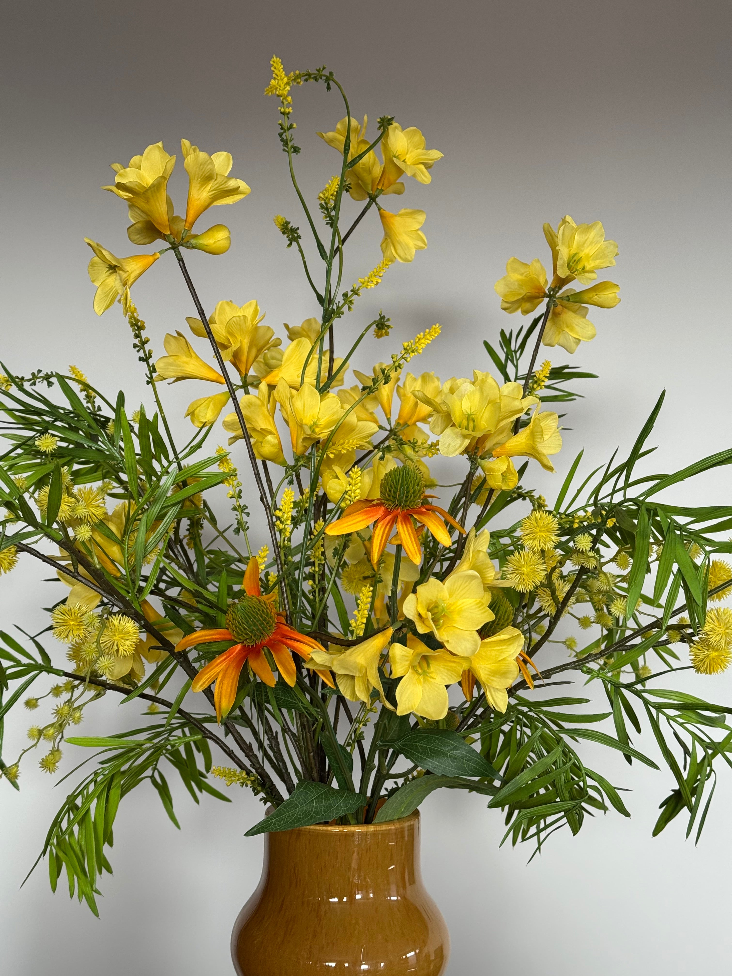 zijden bloemen boeket mimosa geel close up